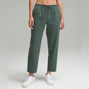 Lululemon Tapered-Leg Mid-Rise Pant 7/8 Length Luxtreme